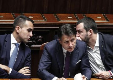El Senado italiano aprueba los presupuestos entre protestas El Senado italiano aprueba los presupuestos entre protestas
