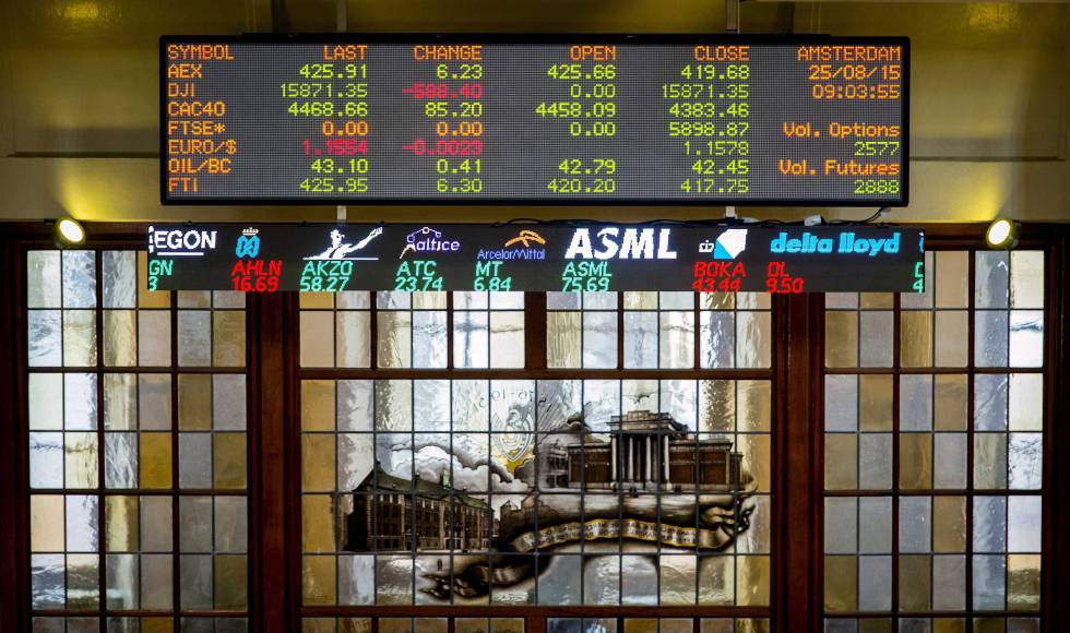 Vista de una pantalla con información bursátil en Euronext en Amsterdam.