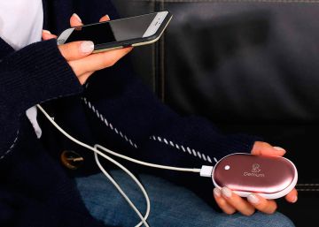 ¿Manos heladas? Este gadget calienta las manos y además te carga el móvil