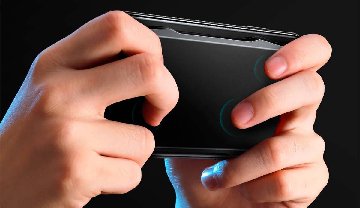 Este accesorio añade un touchpad a la parte trasera de tu Smartphone