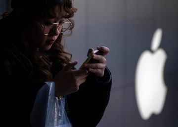 Así permite un iPhone con iOS 12 escuchar conversaciones ajenas desde los AirPods
