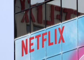 Logotipo de Netflix en su oficina de Hollywood (Los Ángeles, California, EE UU).