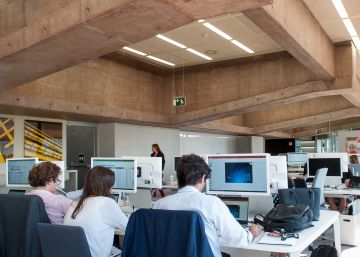 El salario en las grandes empresas modera su avance al 0,7% en noviembre El salario en las grandes empresas modera su avance al 0,7% en noviembre