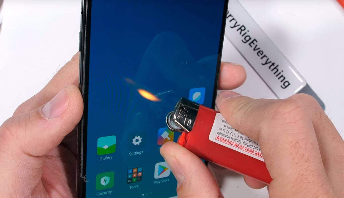 Test de resistencia del Xiaomi Mi Mix 3 en vídeo