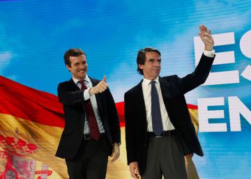 El expresidente del Gobierno José María Aznar y Pablo Casado, presidente del PP.