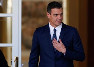 GRAF7060. MADRID, 14022019.- El presidente del Gobierno, Pedro Sánchez , momentos antes de recibir al primer ministro de Luxemburgo, Xavier Bettel, esta mañana en el Palacio de la Moncloa . EFEMARISCAL