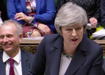 La primera ministra británica, Theresa May, durante su comparecencia este miércoles en la Cámara de los Comunes.