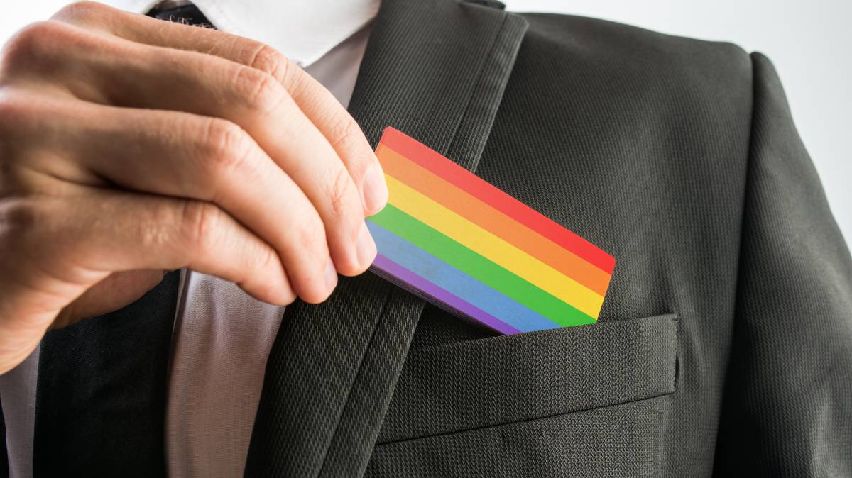 Los bufetes se apuntan a las políticas LGTBI