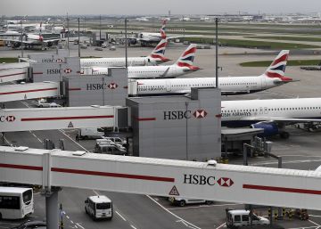 Aviones estacionados en Heathrow, el principal aeropuerto de Londres.