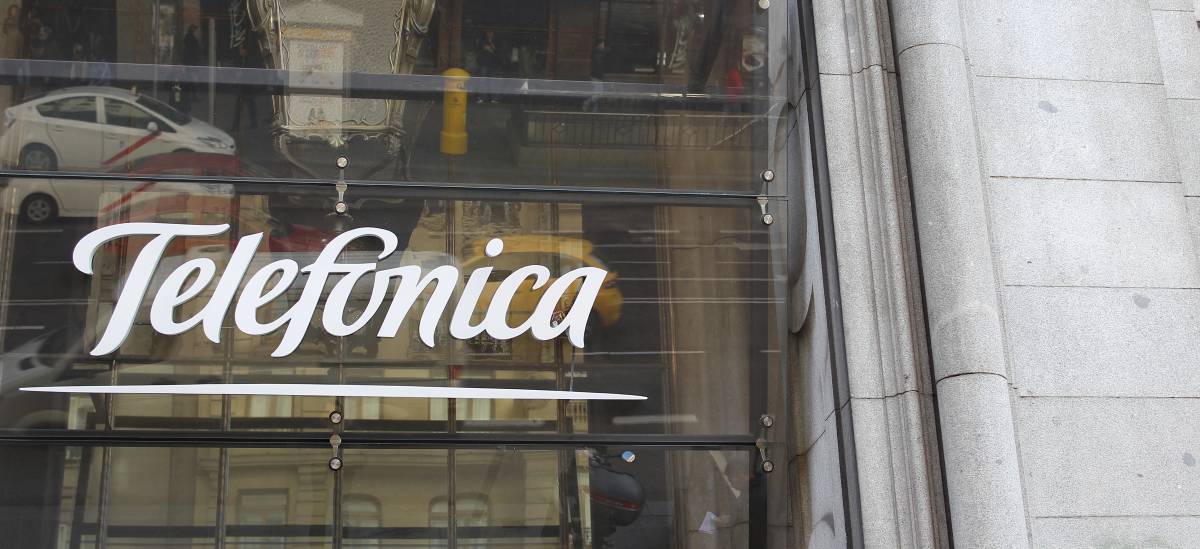 Vivendi sale de Telefónica al vender su participación por 373 millones