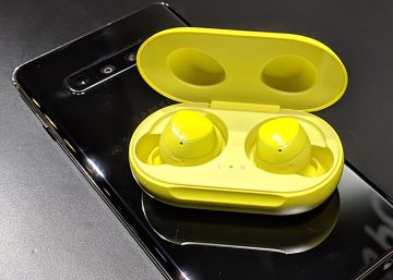 Samsung Galaxy Buds, los auriculares que se cargan sobre los Galaxy S10