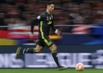 Cristiano Ronaldo durante el partido de su equipo la Juventus contra el Atlético de Madrid.