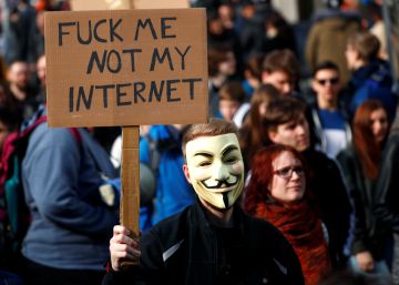 Un manifestante contra la normativa, el fin de semana pasado en Berlín.