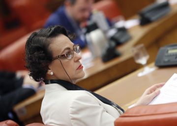 GRAF4681. MADRID, 03042019.-La ministra de Trabajo Magdalena Valerio, durante la runión de la Diputación Permanente en el Congreso de los Diputados, que va a debatir seis decretos ley del Gobierno de Pedro Sánchez, en una última votación en la que se volverán a reflejar los bloques políticos que se enfrentarán en las elecciones generales.- EFEJavier Lizón.