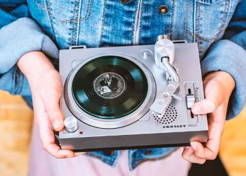 Crosley recupera el diminuto formato de vinilo de tres pulgadas