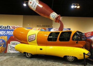 Estand de Kraft Heinz en la junta de accionistas anual de Berkshire Hathaway en Omaha (Nebraska, EE UU).