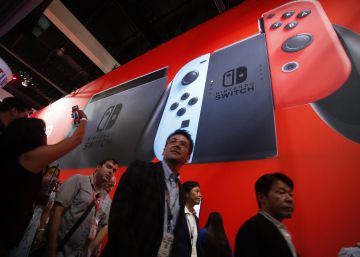 Nintendo lanzaría una Switch más pequeña y barata este verano