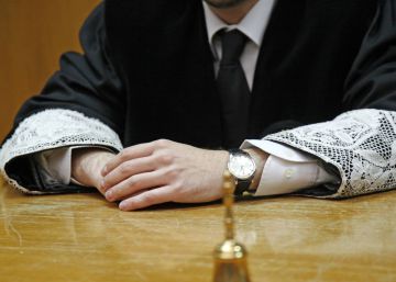 Los jueces no deben buscar información en internet sobre las partes o sus letrados