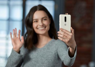 Así funciona la cámara emergente del OnePlus 7 Pro (vídeo)