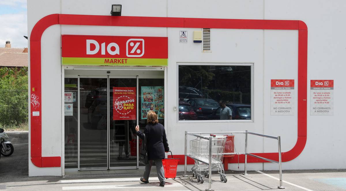 Supermercado de la cadena Dia en la localidad madrileña de Hoyo de Manzanares. Foto: Uly Martín