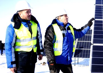 Imagen de la puesta en marcha de la mayor planta solar de la región, en febrero de 2018, en Sarán, en el centro del país asiático.
