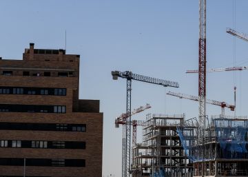 Dos de cada tres casas del excedente del boom no se han vendido todavía Dos de cada tres casas del excedente del boom no se han vendido todavía