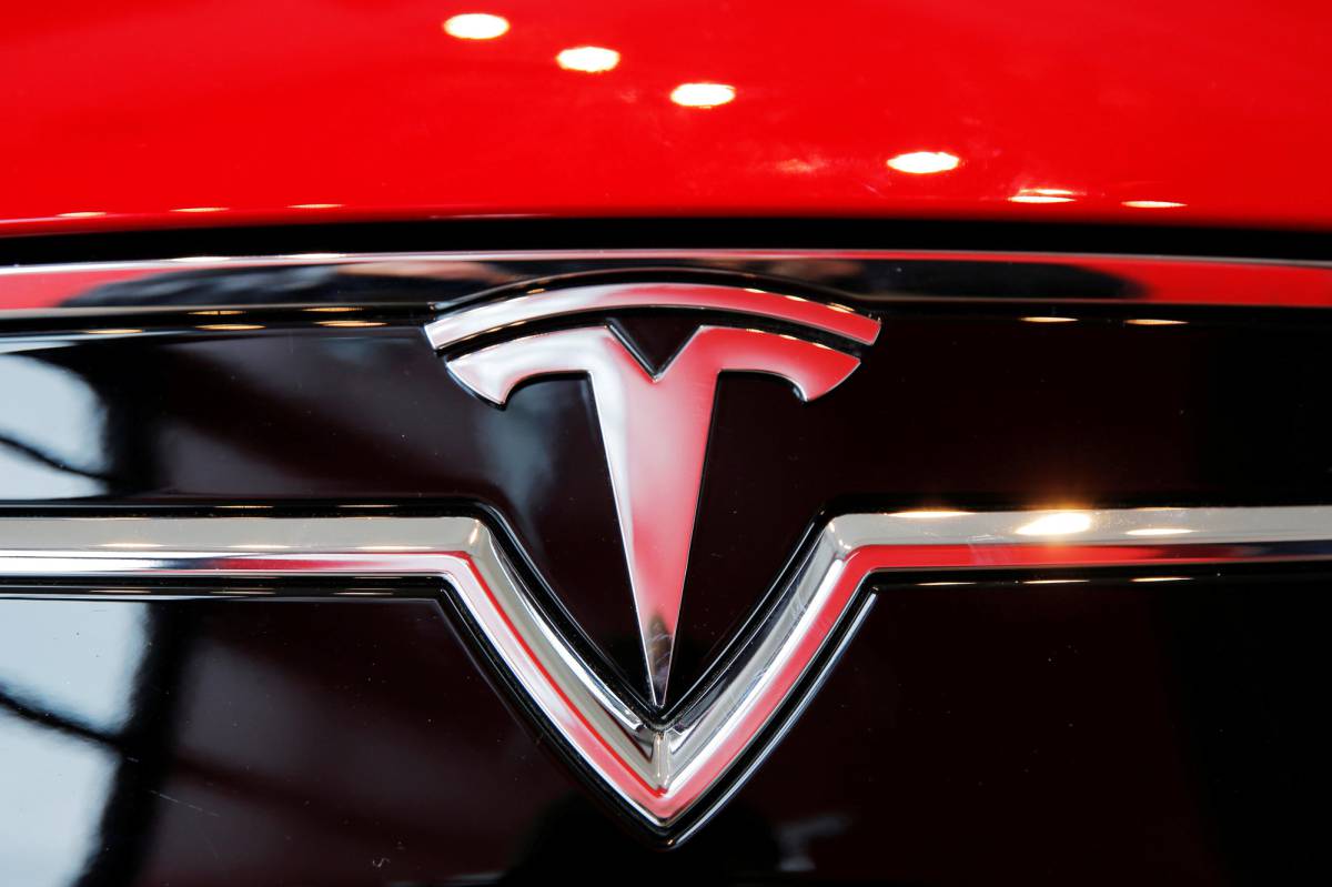 Así sabotean un Tesla Model 3 y lo graban gracias al modo centinela