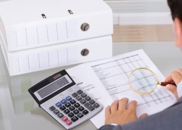 Errores contables del autónomo y el extra que te va a cobrar Hacienda por cometerlos
