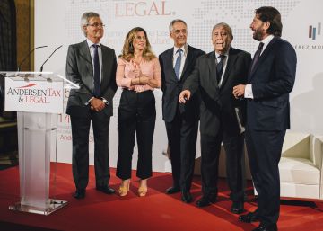 De izquierda a derecha: José Manuel Pumar, director de la oficina de Sevilla de Andersen Tax & Legal; Eloísa Pérez, socio de Pérez Moreno Abogados; Jaime Olleros, socio director de Andersen Tax & Legal en España; Alfonso Pérez Moreno, socio fundador de Pérez Moreno Abogados; y Antonio Alfonso Pérez, socio de Pérez Moreno Abogados.