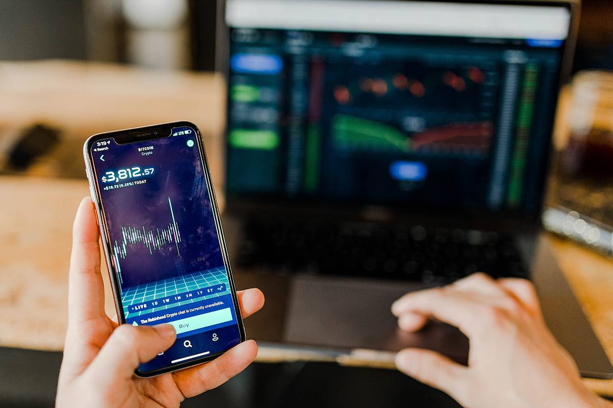¿Basta con ahorrar? La gran diferencia entre guardar el dinero o invertirlo