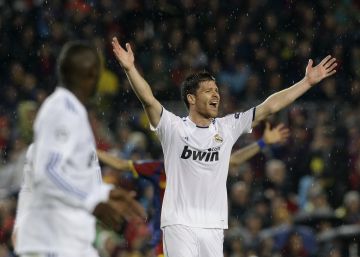 Xabi Alonso durante un partido con el Real Madrid