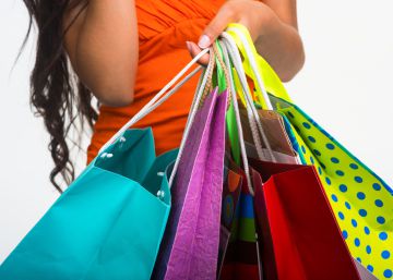 Un comercio optimista con las rebajas de verano