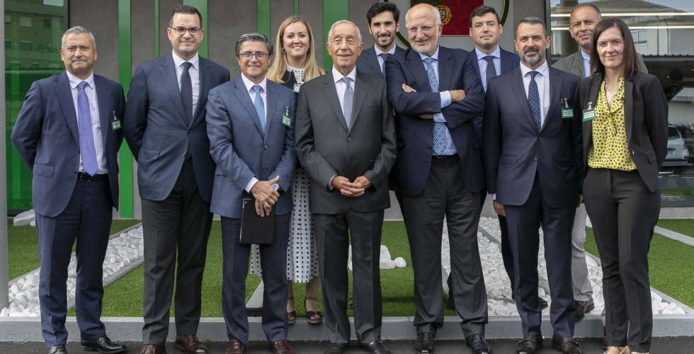 El presidente de Portugal, Marcelo Rebelo de Sousa, junto al presidente de Mercadona, Juan Roig, y miembros del Comité de Dirección de la compañía.