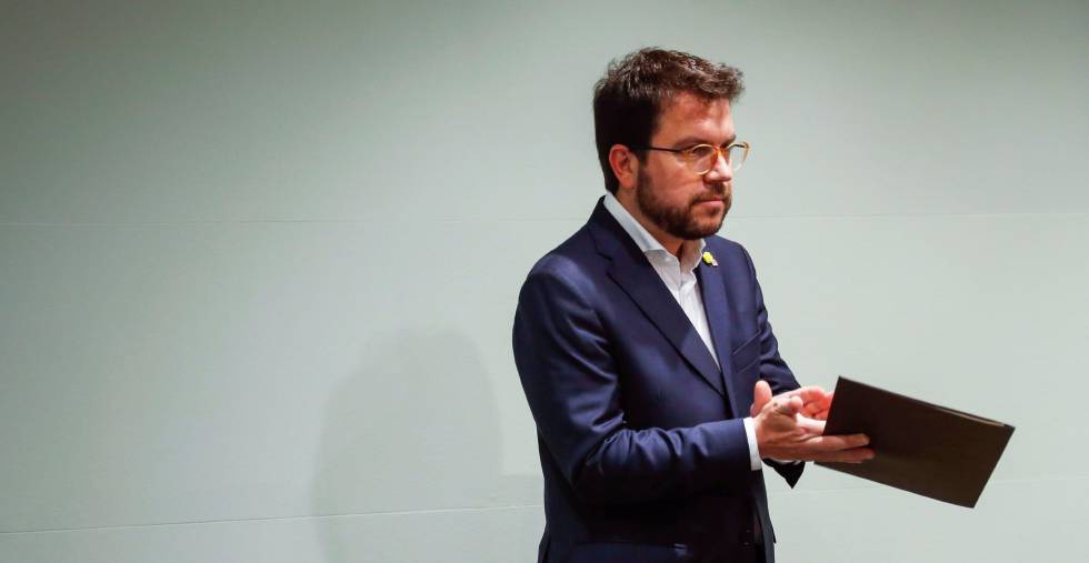 GRAF8161. MADRID, 03072019.- El vicepresidente del Govern, Pere Aragonés, momentos antes de inaugurar la exposición “Azorín y Cataluña. De Joan Maragall a Lluís Companys”, esta tarde en el Centre Cultural Blanquerna, en Madrid. EFEEmilio Naranjo