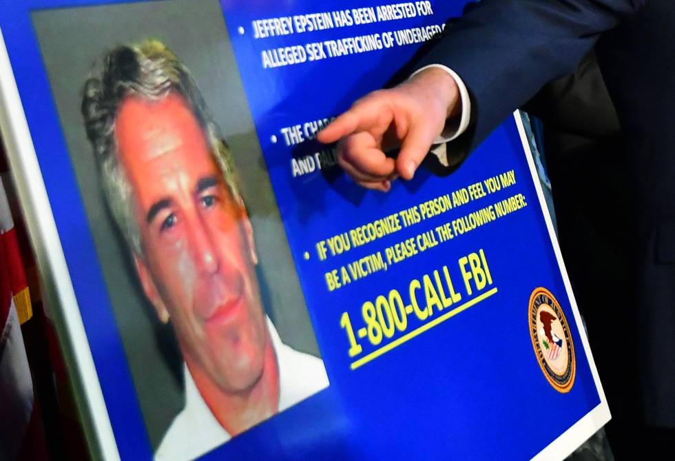 Un cartel del FBI con la imagen de Jeffrey Epstein.