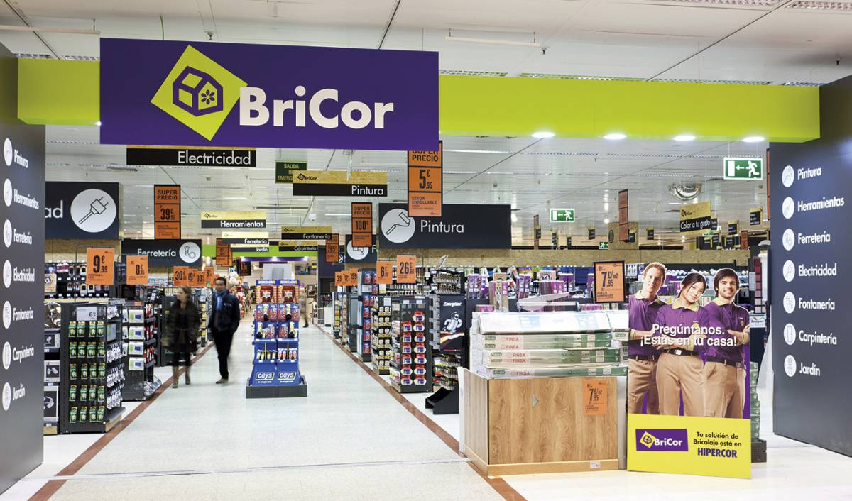 Interior de un establecimiento de Bricor.