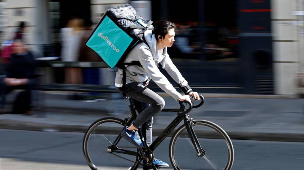 La Seguridad Social gana el juicio contra Deliveroo: los 'riders' son asalariados