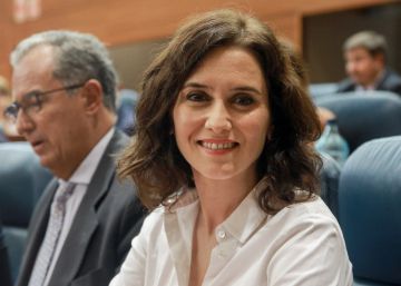 Isabel Díaz Ayuso durante la votación de la investidura a la Presidencia de la Comunidad de Madrid.