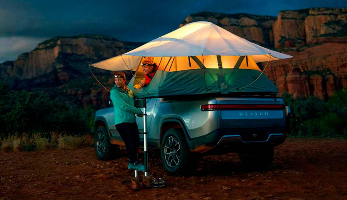 ¿Te gusta el camping? Esta pickup eléctrica con tienda de campaña te volverá loco