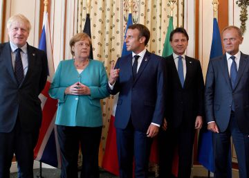 El primer ministro británico, Boris Johnson, la canciller alemana, Ángela Merkel, el presidente francés, Emmanuel Macron, el presidente de Italia, Giuseppe Conte y el presidente del Consejo Europeo, Donald Tusk, durante la cumbre del G7.