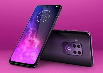 Motorola One Zoom.