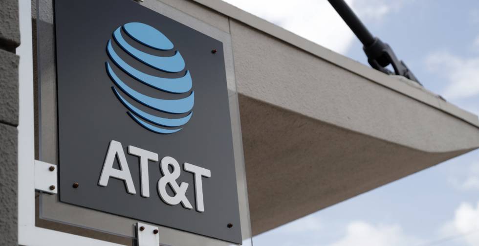 AT&T Elliott management