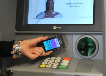 Pago con móvil en un cajero