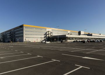 Centro de Amazon en El Prat, Barcelona.