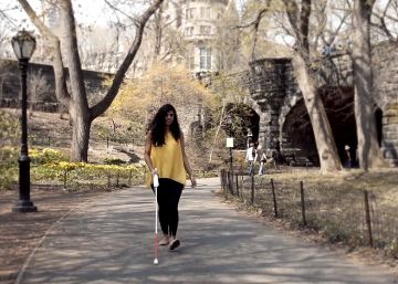 WeWalk, el bastón para personas ciegas que se conecta a tu móvil y a Google Maps