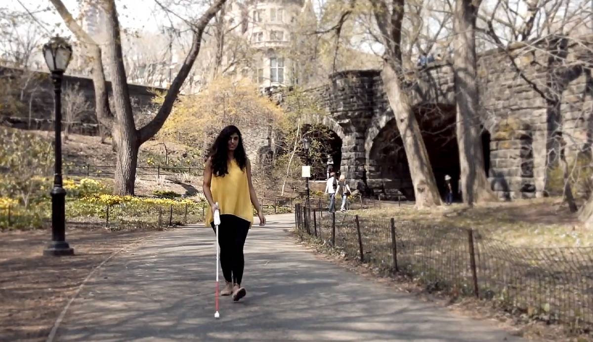 WeWalk, el bastón para personas ciegas que se conecta a tu móvil y a Google Maps