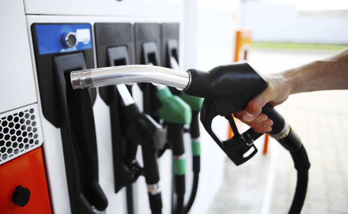 Llenar el depósito de un coche será en torno a un 5% más caro