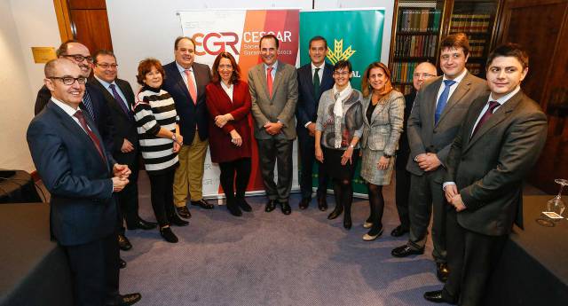 Imagen extraída de la web oficial CESGAR, Sociedades de Garantía Recíproca. Alianza entre las sociedades de garantía, cajas rurales y Ministerio de Economía para fortalecer el tejido empresarial y su internacionalización.