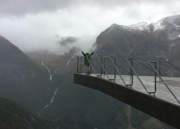 Pasarela del mirador de Utsikten en la carretera de Gaularfjellet.