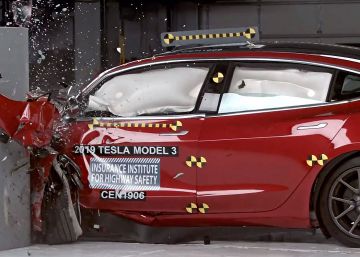 Tesla no solo arrasa en los circuitos: también supera los test de seguridad con nota